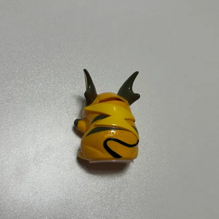 [BUNJANG] Vintage Raichu Mini Piggy Bank Figure / 고전 라이츄 미니 저금통 피규어