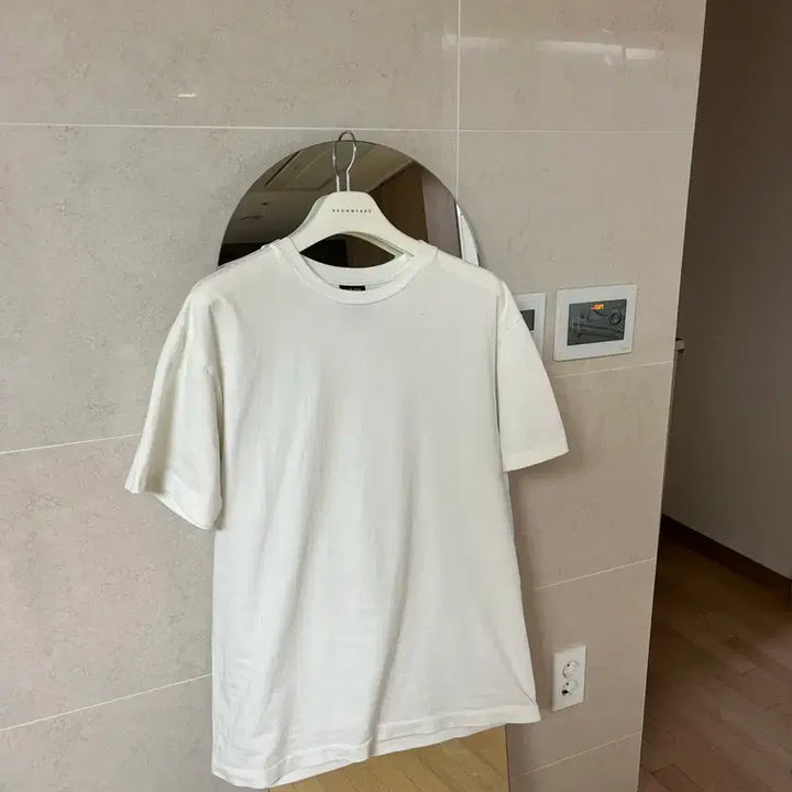 [BUNJANG] Lostatts Blank T-Shirt Cream / 라스탯츠 블랭크 반팔 1