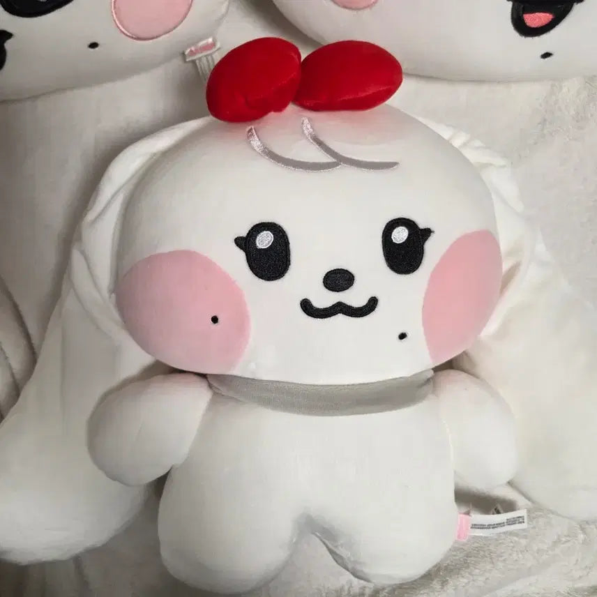 [BUNJANG] IVE Wonyoung MiniIve Cherry Minini Cherrini Plush Doll / 아이브 원영 인형 미니브 체리 미니니 체리니