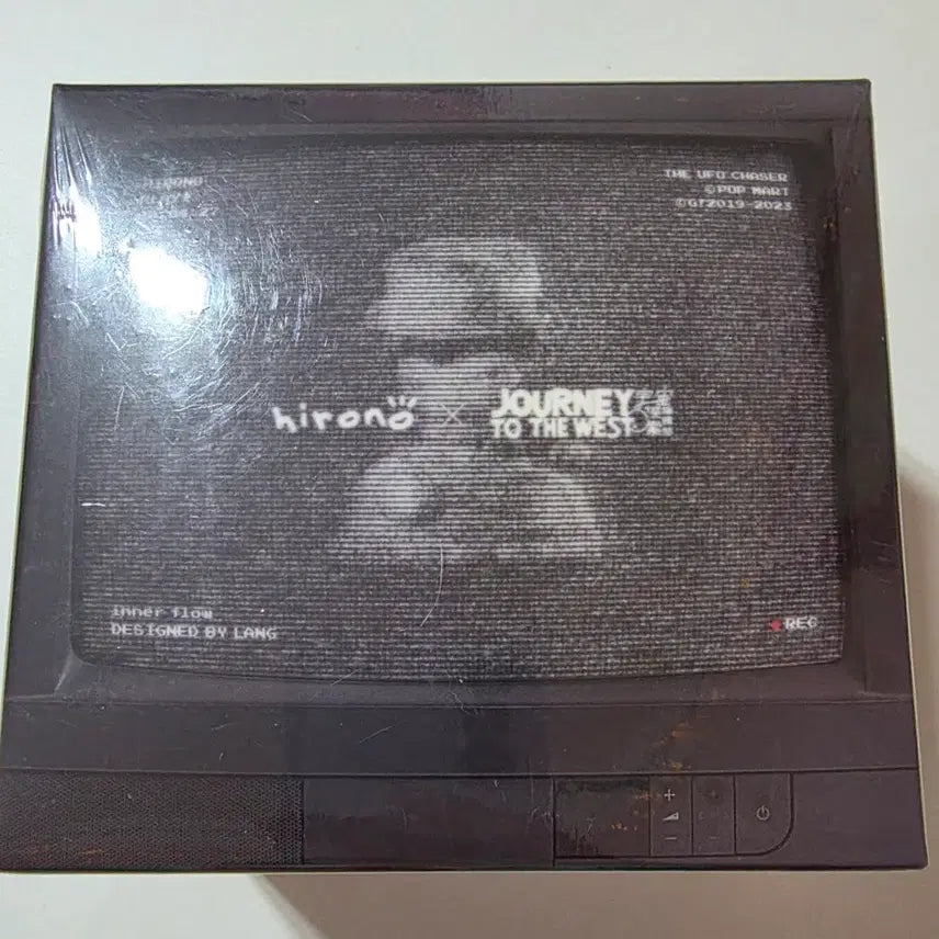 [BUNJANG] Pop Mart Hirono UFO Find Me Blister Sealed New Product / 팝마트 히로노 ufo를 찾아라 블리스터 미개봉 새상품 (택포)