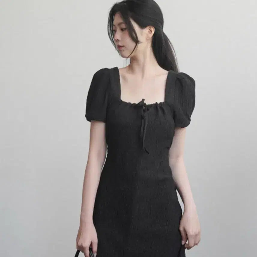 [BUNJANG] UUR Liane Square Dress / Uur 리앙 스퀘어 원피스(새상품)