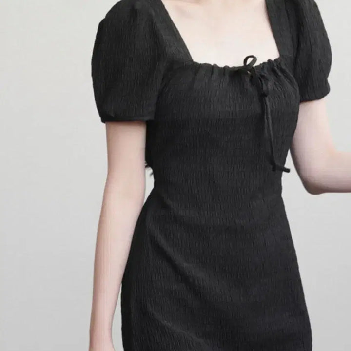 [BUNJANG] UUR Liane Square Dress / Uur 리앙 스퀘어 원피스(새상품)