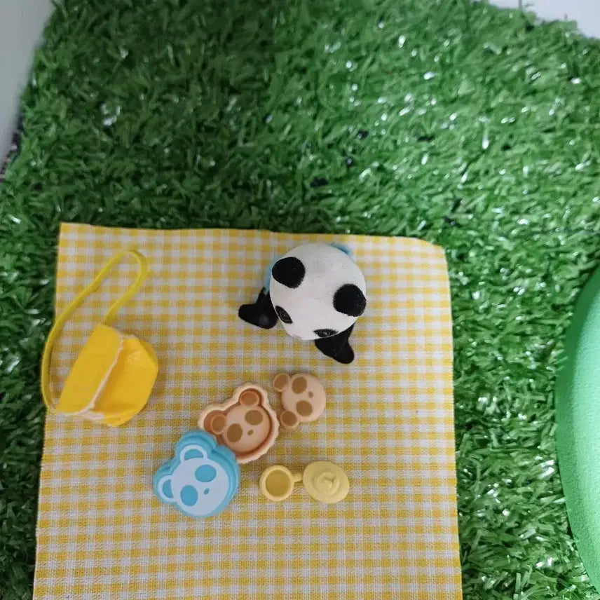[BUNJANG] Sylvanian Families Yellow Picnic Set (Dolls Not Included) / 실바니안 피크닉 세트 (노랑) 인형 제외