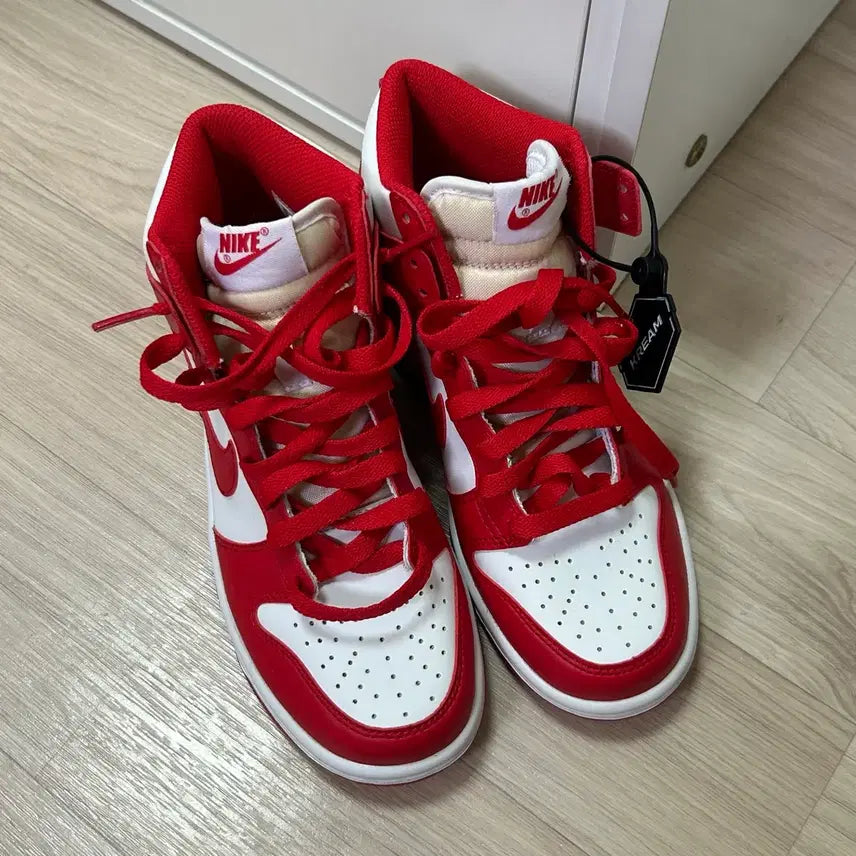 [BUNJANG] Nike Dunk High Championship White &amp; Red / 나이키 덩크 하이 챔피언쉽 화이트앤레드 230(4Y)