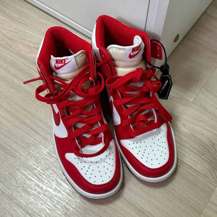 [BUNJANG] Nike Dunk High Championship White &amp; Red / 나이키 덩크 하이 챔피언쉽 화이트앤레드 230(4Y)