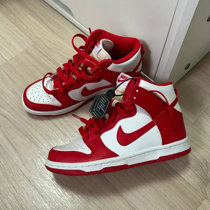 [BUNJANG] Nike Dunk High Championship White &amp; Red / 나이키 덩크 하이 챔피언쉽 화이트앤레드 230(4Y)