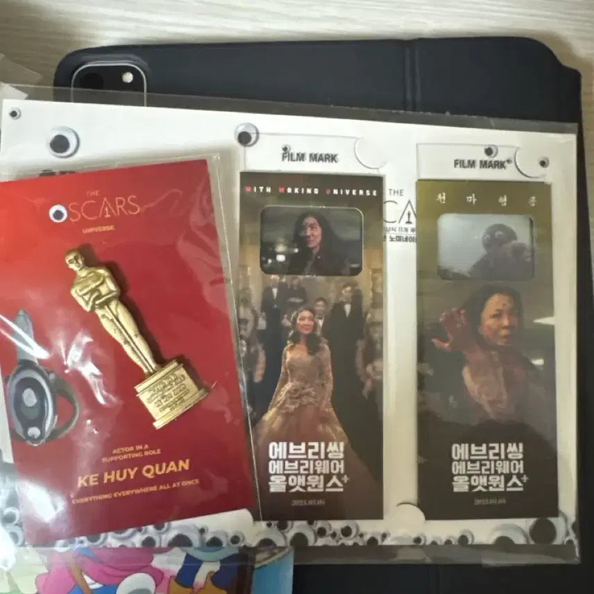 [BUNJANG] Everything Everywhere All at Once Badge + Film Mark Set / 에브리씽 에브리웨어 올 앳 원스 에에올 뱃지+필름마크 세트