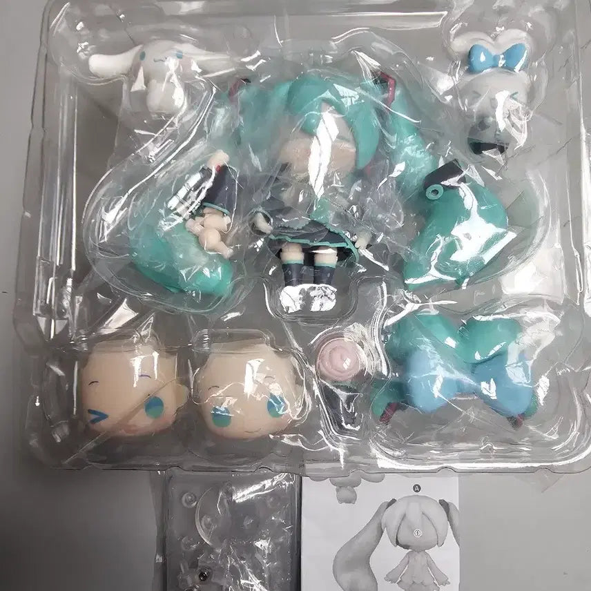 [BUNJANG] Good Smile Company Nendoroid 2306 Miku Cinnamonroll Collaboration Unsealed / 굿스마일컴퍼니 넨도로이드 2306 미쿠 시나모롤 콜라보 개봉 양품 판매