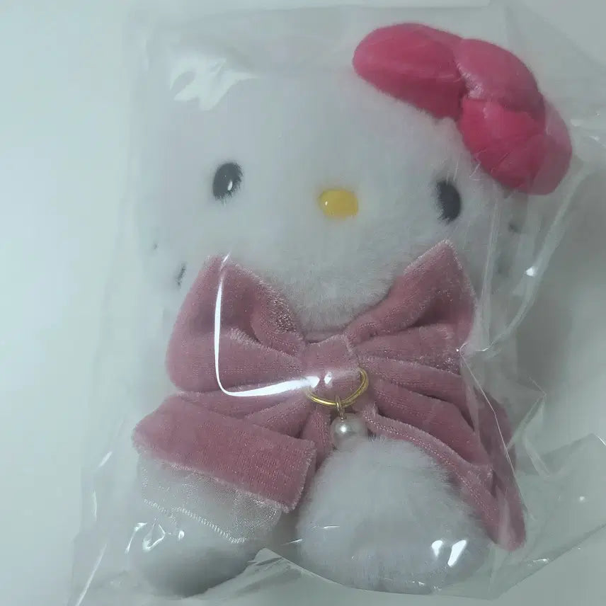 [BUNJANG] Sanrio Hello Kitty Ribbon Mascot / 산리오 헬로키티 리본 마스코트