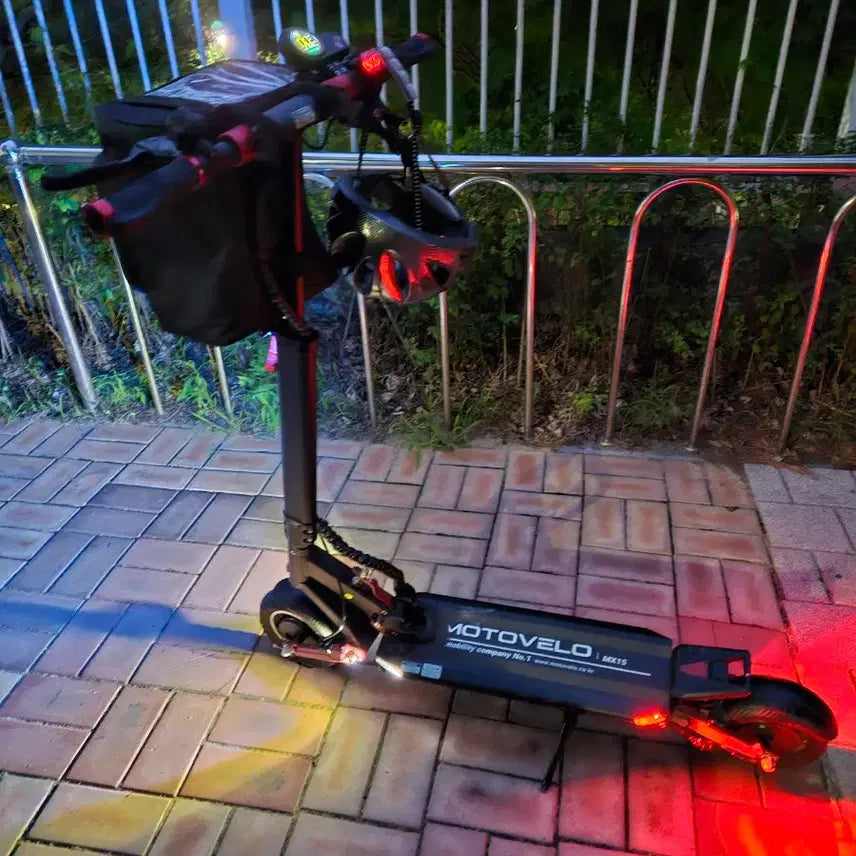 [BUNJANG] Motovelo MX15 Electric Kickboard with Helmet, Bag, Key, and Charger / 모토벨로MX15 전동 킥보드 + 헬멧 가방  키 충전기1개 포함