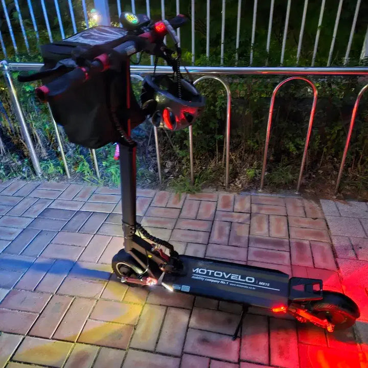 [BUNJANG] Motovelo MX15 Electric Kickboard with Helmet, Bag, Key, and Charger / 모토벨로MX15 전동 킥보드 + 헬멧 가방  키 충전기1개 포함