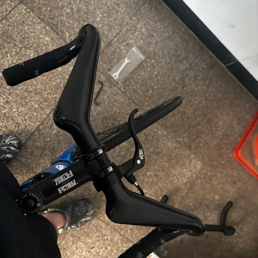 [BUNJANG] Bluegiant Handlebars (Velobuild) - New Condition / 블루스킨  무하자 급처 (벨로빌드 핸들바)(네고ㄱㄴ 가격 많이 찔러주세요