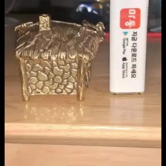 [BUNJANG] Collection of Antique Coins, Ingots, and Incense Burner / H55.초가집향로.침향.옛날돈.중국동전.금괴.은괴.은화.금화.고전주화