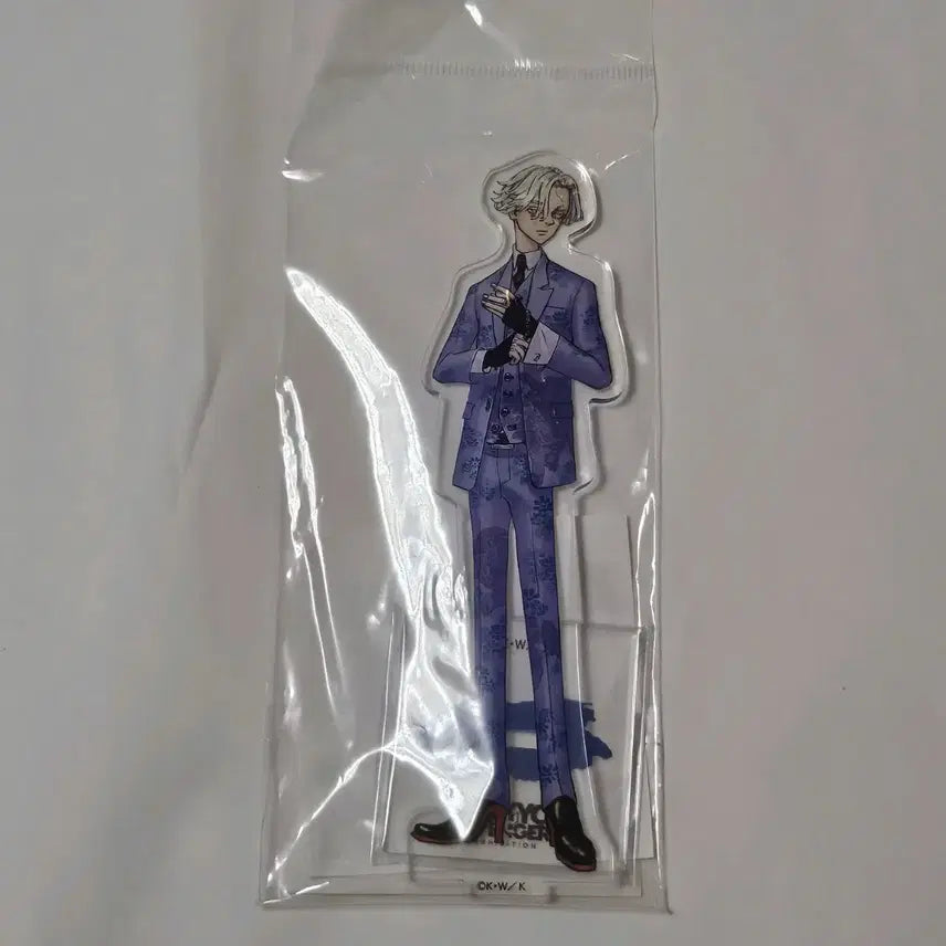 [BUNJANG] Tokyo Revengers Seishu Inui Suit Acrylic Stand / [미개봉] 도리벤도쿄리벤저스 이누이세이슈 양복 아크릴 스탠드