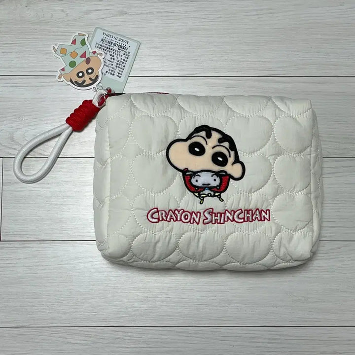 [BUNJANG] Crayon Shin-chan Quilted Strap Pouch / 짱구는못말려 짱구 흰둥이 퀄팅 스트랩 파우치 새상품 판매