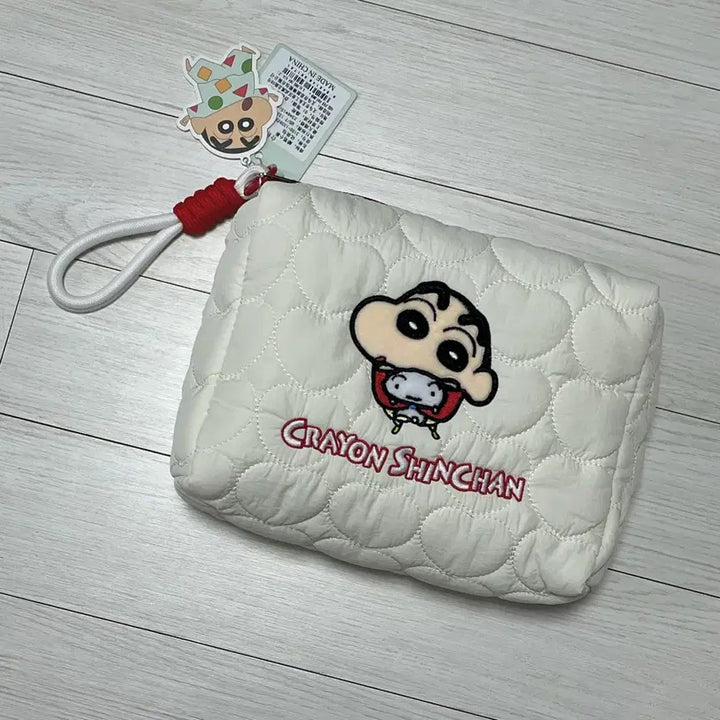 [BUNJANG] Crayon Shin-chan Quilted Strap Pouch / 짱구는못말려 짱구 흰둥이 퀄팅 스트랩 파우치 새상품 판매