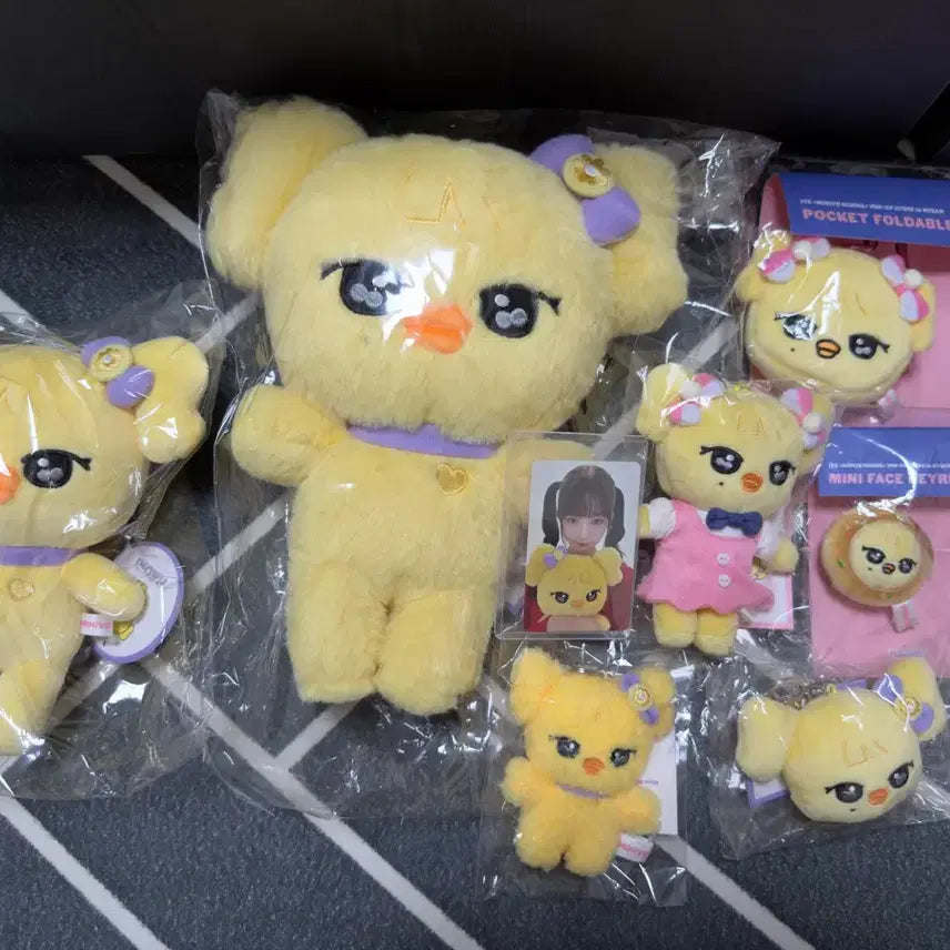 [BUNJANG] IVE Rei Mini Brooch Bundle Set / 아이브 레이 ive 굿즈 미니브 일괄 양도 나오리 키링