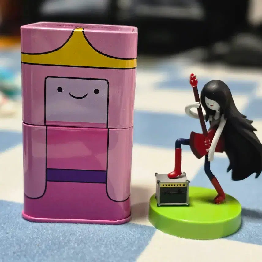 [BUNJANG] Adventure Time Marceline Tin Case Figure (Bubblegum Included) / (하자있음)어드벤처타임 마르셀린 마셀린 틴케이스 피규어 버블검