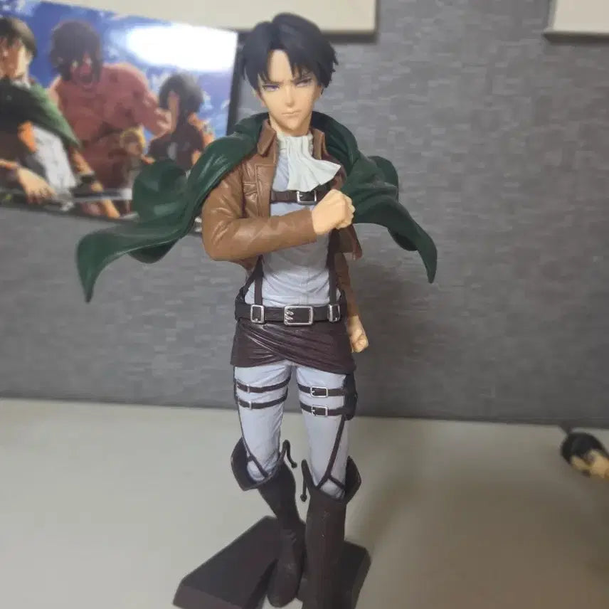 [BUNJANG] Levi Ackerman Figure / 리바이 피규어