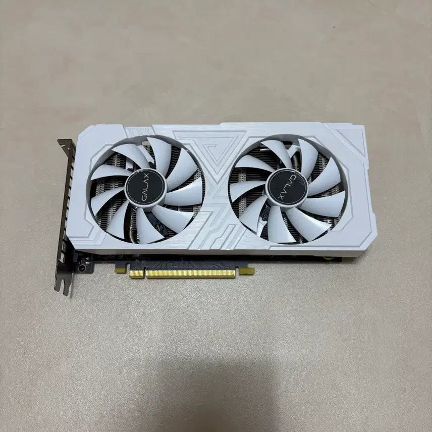 [BUNJANG] Galax GeForce GTX 1660 Ti 6GB White Graphics Card / 갤럭시 지포스 GTX1660TI 6GB 화이트 그래픽카드