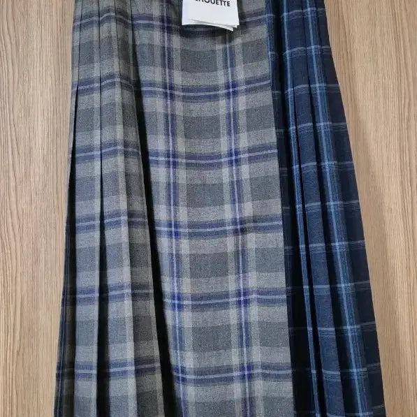 [BUNJANG] Lucky Chouette Linen Pleated Long Skirt / (25년새거)럭키슈에뜨 린넨 플리츠 롱스커트36