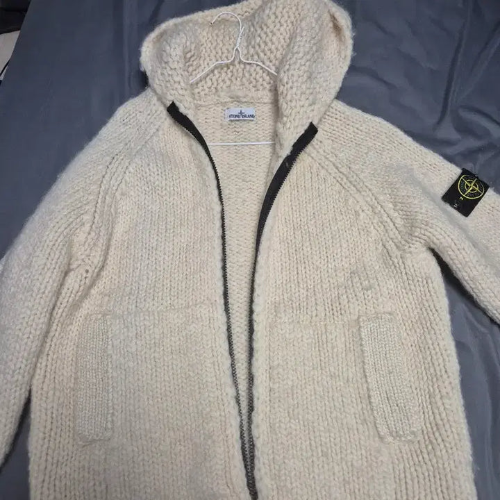 [BUNJANG] Stone Island 544D4 Handmade Wool Knit Cardigan / 스톤 아일랜드 544D4 핸드메이드 필 후드 니트 가디건 스투코