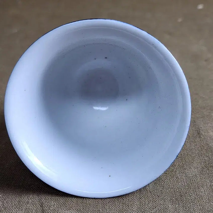 [BUNJANG] Chinese Celadon Porcelain Teacup with Pine, Bamboo, and Plum Blossom Motif / 중국도자기 양각 송,죽,매 그림 출중한 찻잔