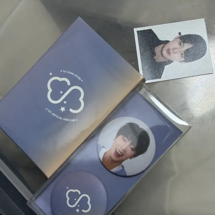 [BUNJANG] Ha Sung Woon 1st Gen Official Fanclub Acrylic Mood Lamp / 하성운 1기 공식 팬클럽 아크릴 무드등+포카15장+핀버튼+증사+2기포토북