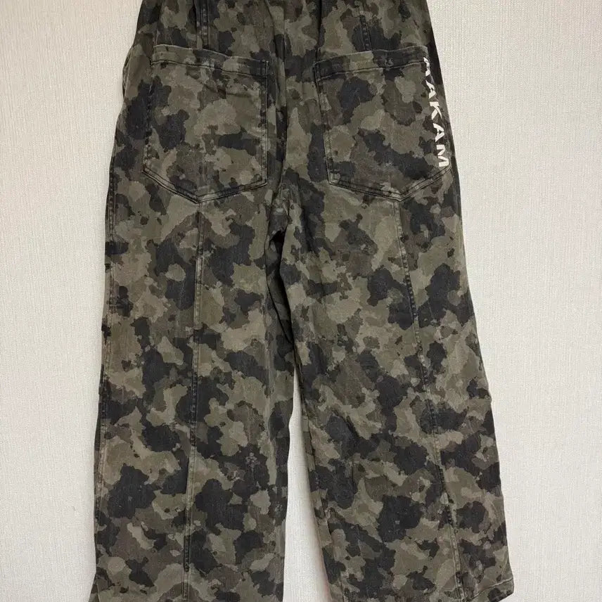 [BUNJANG] ACAM NIPIN TUCK Camouflage Twill Pants / 아캄 니핀턱 카모/카모플라쥬 트윌 팬츠 1