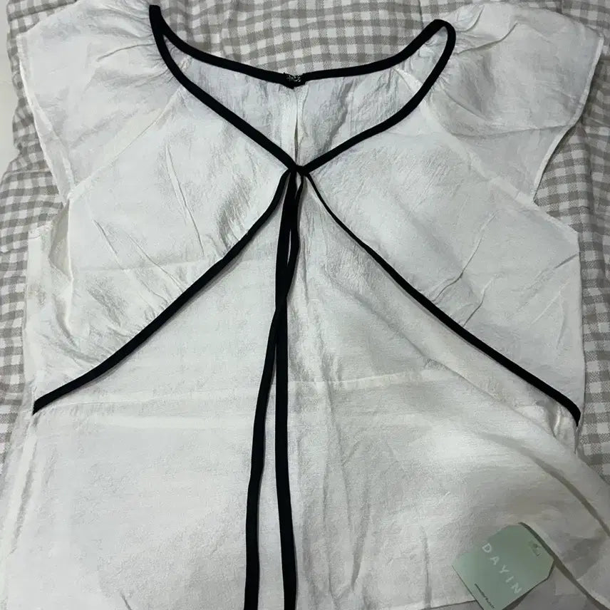 [BUNJANG] DAYIN Blouse White / 데이인 블라우스 화이트