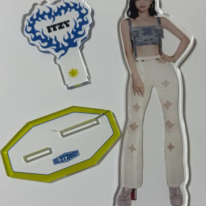[BUNJANG] ITZY Ryujin Kill My Doubt Acrylic Stand / [양도] 있지(ITZY) 류진 kill my doubt 아크릴 스탠드