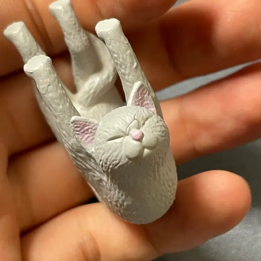 [BUNJANG] Yoga Cat Gacha Figure - Siamese/Gray (Russian Blue) / 요가하는 고양이 가챠 - 샴/회색(러시안블루)