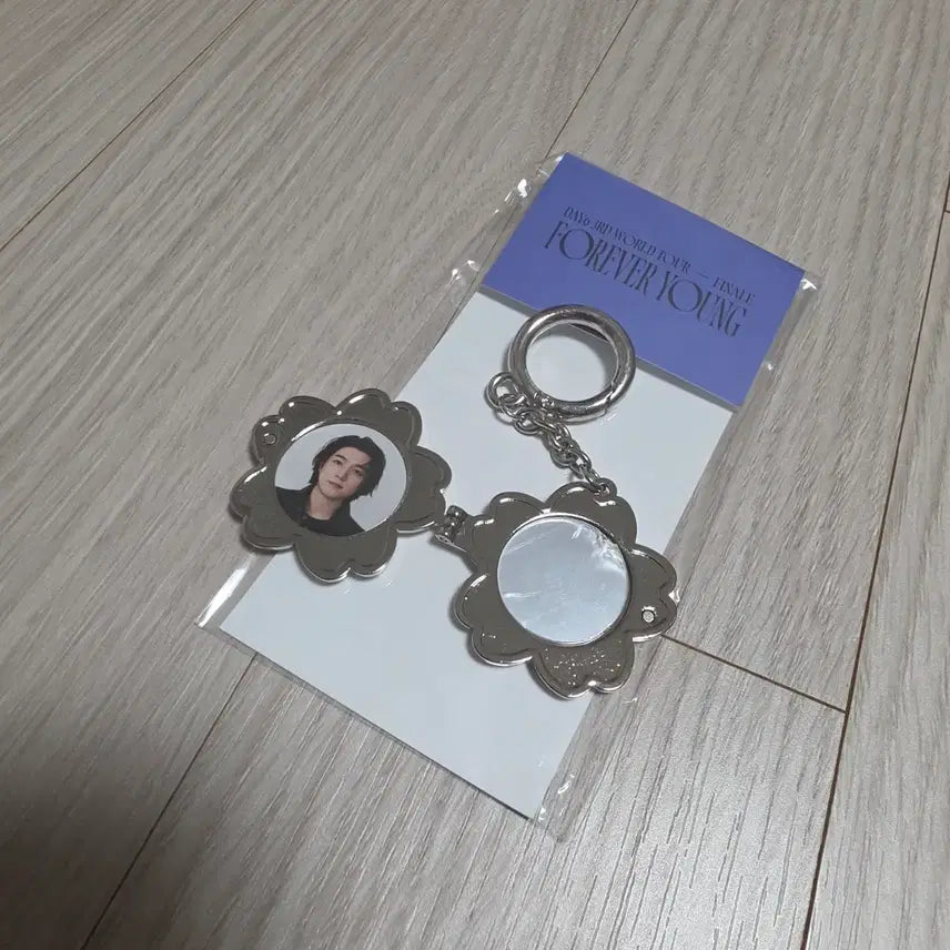 [BUNJANG] DAY6 Forever Young Finale Rocket Pendant Keyring Sungjin / 데이식스 포에버영 피날레 로켓 팬던트 키링 성진