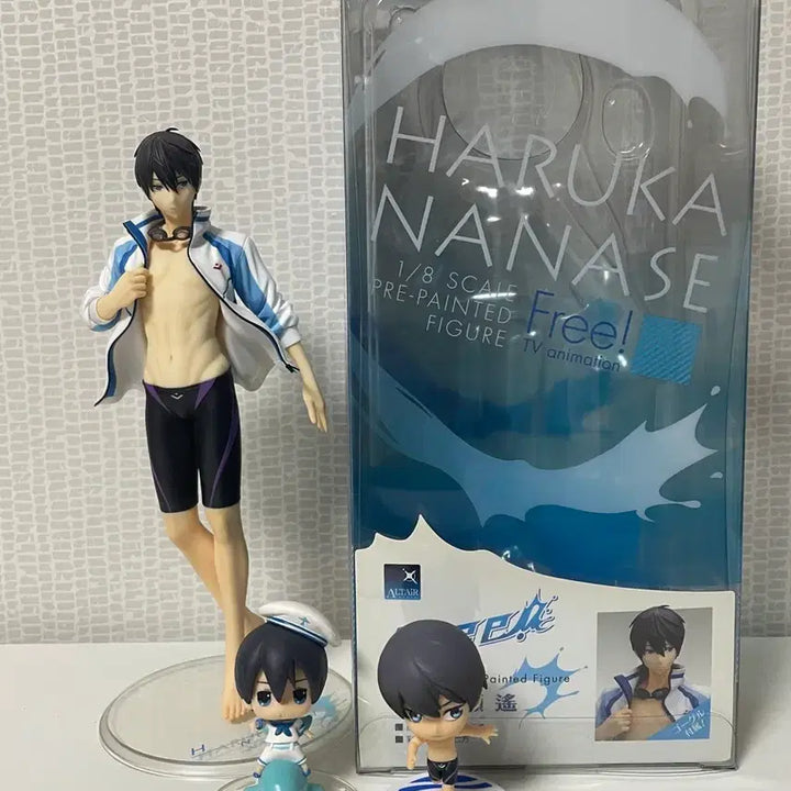 [BUNJANG] Free! Haruka Nanase 1/8 Scale Figure &amp; Mini Figures Bundle / Free! 하루카 나나세 피규어 1/8 스케일 및 미니 피규어 일괄 판매