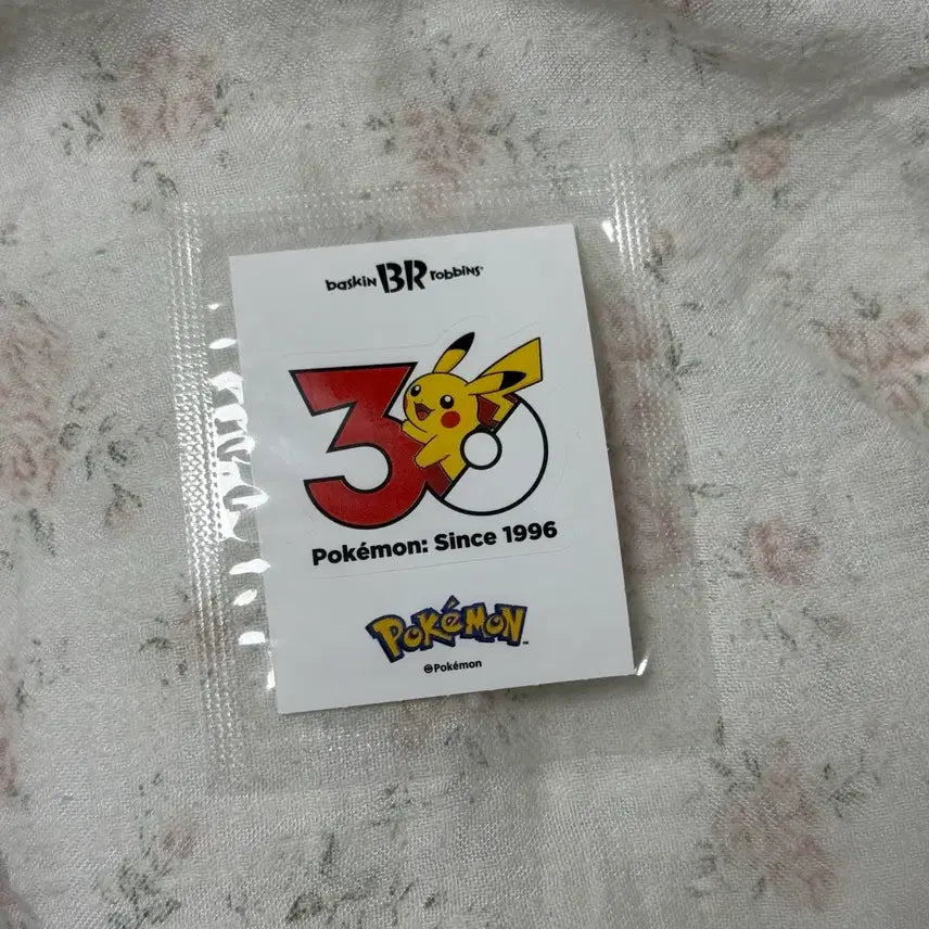 [BUNJANG] Baskin Robbins Pokémon 30th Anniversary Sticker Pikachu (Sealed) / 베스킨라빈스 포켓몬 30주년 스티커 피카츄 미개봉 판매 교환