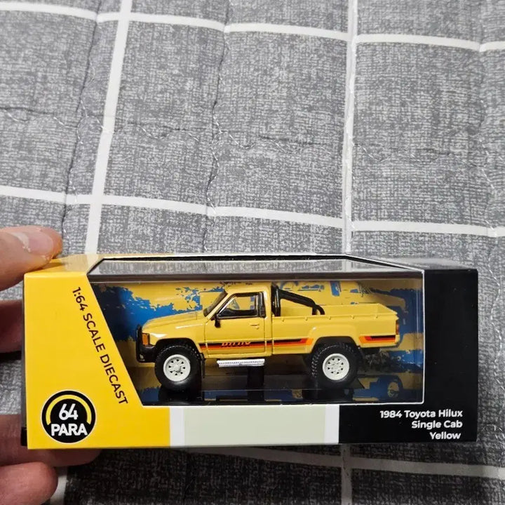 [BUNJANG] Para64 Toyota Hilux 1984 Single Cab 1:64 Diecast Model / 1:64 1/64 파라64 도요타 하이럭스 1984 싱글캡 다이캐스트