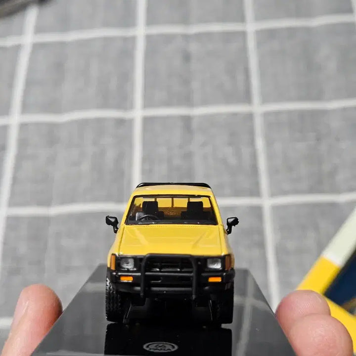 [BUNJANG] Para64 Toyota Hilux 1984 Single Cab 1:64 Diecast Model / 1:64 1/64 파라64 도요타 하이럭스 1984 싱글캡 다이캐스트