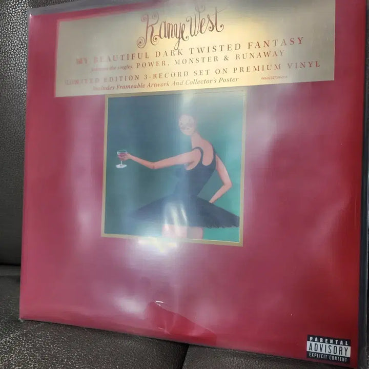 [BUNJANG] Kanye West My Beautiful Dark Twisted Fantasy 3LP Limited Edition / 칸예 웨스트 My Beautiful Dark Twisted Fantasy