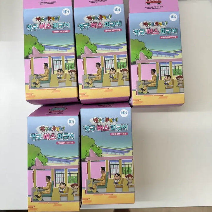 [BUNJANG] Crayon Shin-chan Arimisako &amp; Yuni Bus Figure Set / 미개봉) 짱구는 못말려 짱구 버스 피규어 채성아 유리