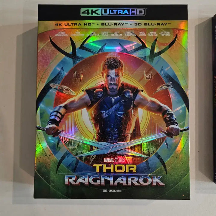 [BUNJANG] Thor: Ragnarok / Avengers: Infinity War 4K UHD Blu-ray Bundle / 마블 토르 라그나로크 / 어벤져스 인피니티 워 4K UHD 블루레이