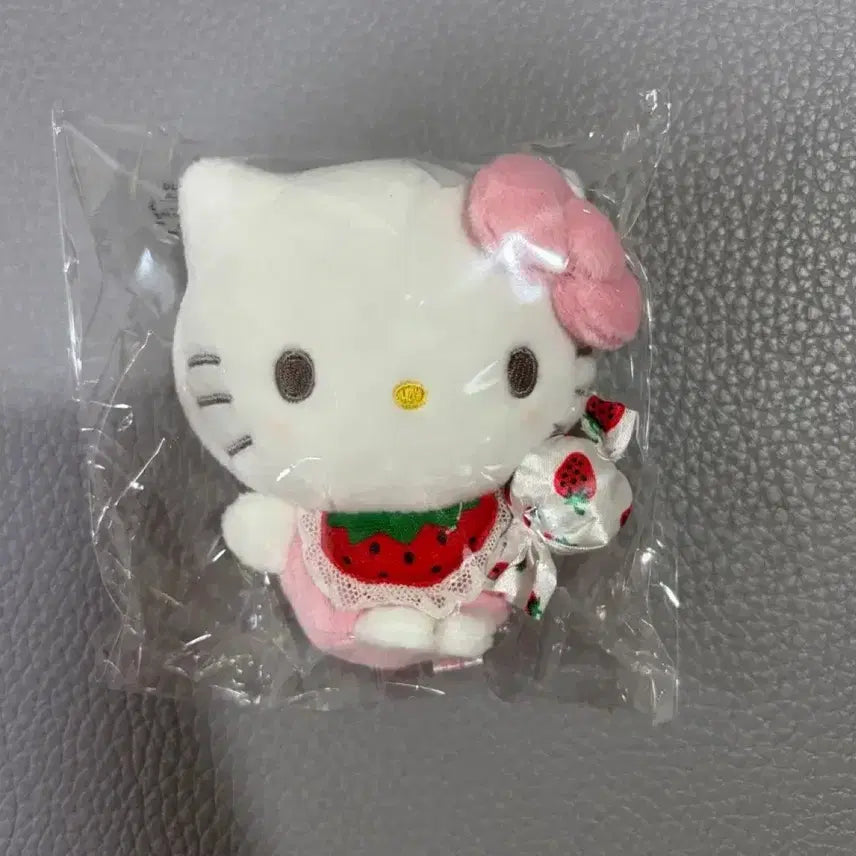 [BUNJANG] Sanrio 2022 Ichigo Mako (Japan Authentic) / 산리오 2022 이치고 마코 (일본 정품)