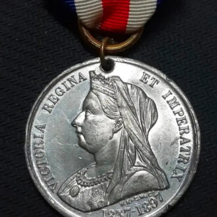 [BUNJANG] 1897 United Kingdom Victoria Diamond Jubilee Commemorative Coin / 영국 1897년 빅토리아 여왕 즉위 60주년 기념주화.주화 화폐 동전