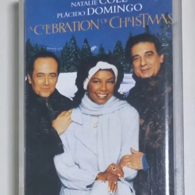 [BUNJANG] A Celebration of Christmas (Cassette Tape) Domingo Nat King Cole Natalie Cole Carreras / 어 셀러브레이션 오브 크리스마스 (카세트테이프) 도밍고 나탈리콜 카레라스