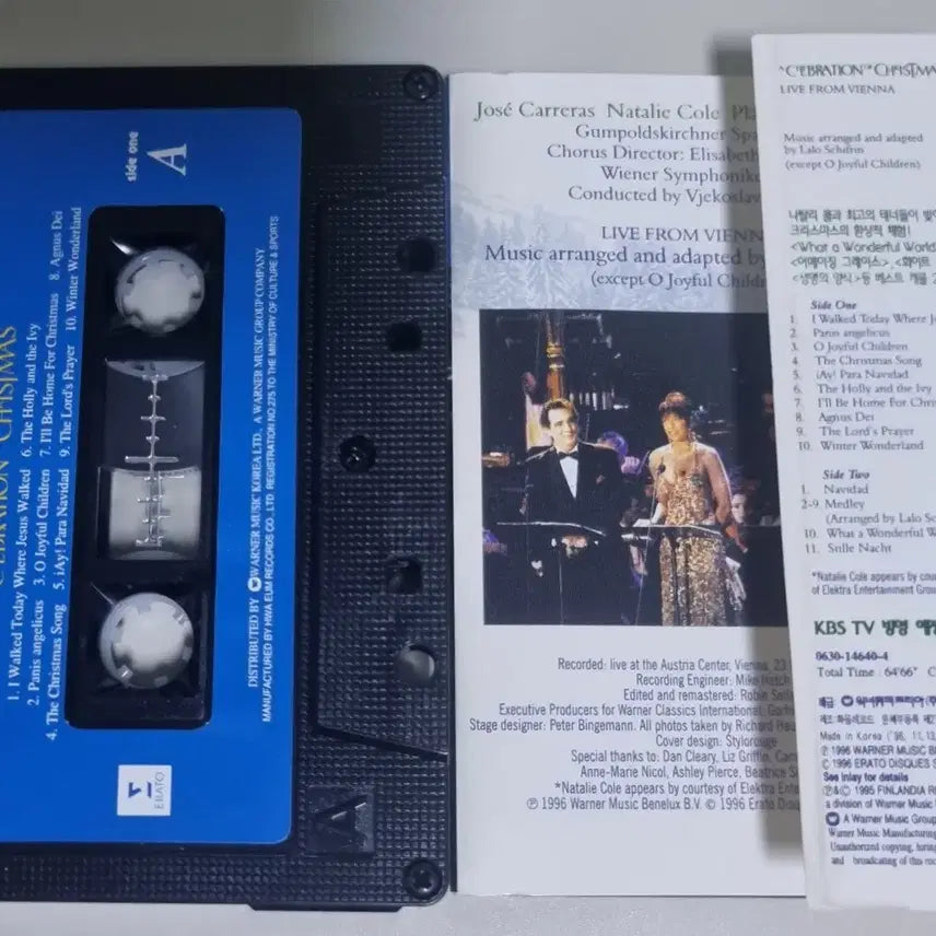 [BUNJANG] A Celebration of Christmas (Cassette Tape) Domingo Nat King Cole Natalie Cole Carreras / 어 셀러브레이션 오브 크리스마스 (카세트테이프) 도밍고 나탈리콜 카레라스