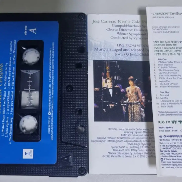 [BUNJANG] A Celebration of Christmas (Cassette Tape) Domingo Nat King Cole Natalie Cole Carreras / 어 셀러브레이션 오브 크리스마스 (카세트테이프) 도밍고 나탈리콜 카레라스