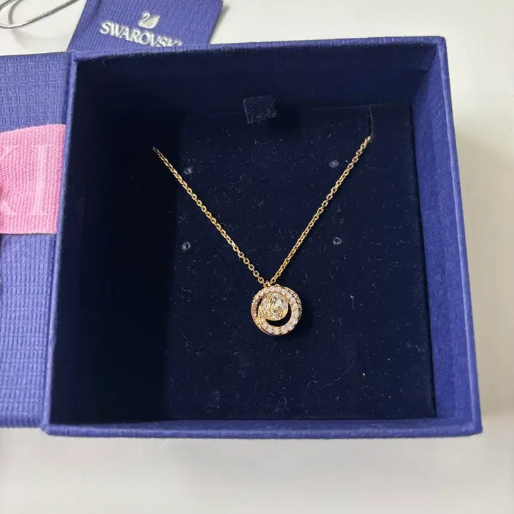 [BUNJANG] Swarovski Necklace with Gift Packaging / 스와로브스키 목걸이 + 선물포장