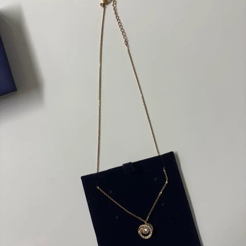 [BUNJANG] Swarovski Necklace with Gift Packaging / 스와로브스키 목걸이 + 선물포장