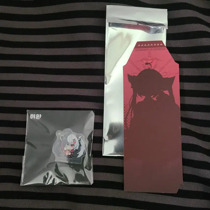 [BUNJANG] Lee Hwan GS25 Lacrimosa Acrylic Standee + Slide Photocard / 이환 gs25 라크리모사 아크릴 코롯토 + 슬라이드 포토카드
