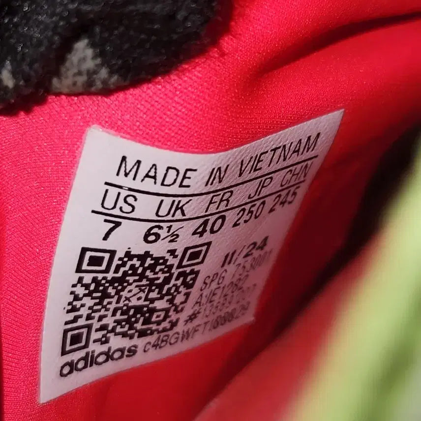 [BUNJANG] Adidas Soccer Cleats Size 250 / 아디다스 축구화 250사이즈입니다