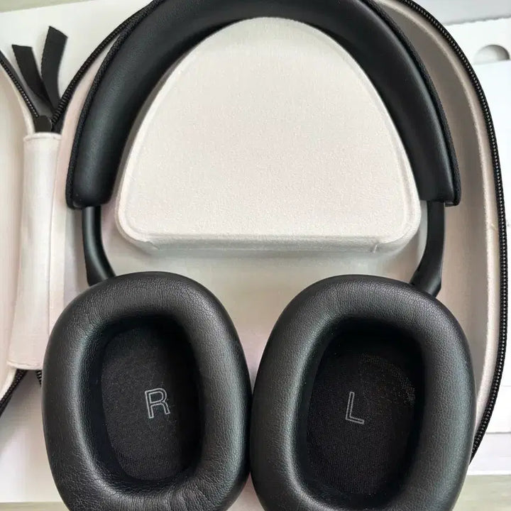 [BUNJANG] Bowers &amp; Wilkins PX7 Headphones / 바워스앤월킨스 px7